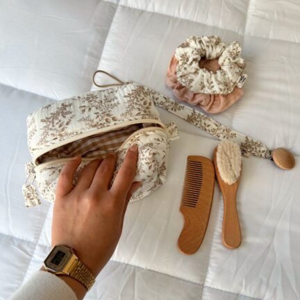 Neceser Cream Flowers Petite